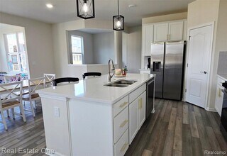 2720 Tulip Wy in Commerce Township, MI - Building Photo - Building Photo