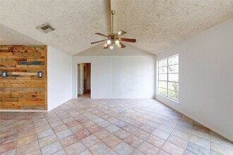 2711 Heritage Colony Dr in Webster, TX - Building Photo - Building Photo