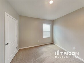 221 Cedar Elm Cir in Debary, FL - Building Photo - Building Photo