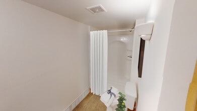 115 W Lawrence Ave, Unit C in Springfield, IL - Building Photo - Building Photo