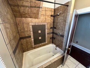 507 1/2 S Clayton St in Bloomington, IL - Building Photo - Building Photo