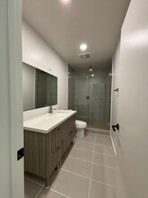 7347 Haskell Ave, Unit 207 in Los Angeles, CA - Building Photo - Building Photo