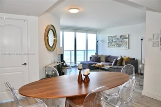 1800 Sunset Harbour Dr, Unit 1006 in Miami Beach, FL - Foto de edificio - Building Photo