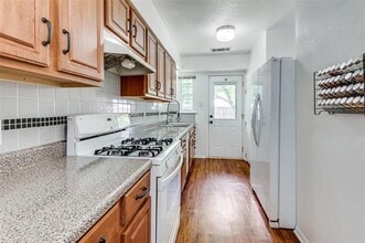118 Nichols St in Irving, TX - Building Photo - Building Photo