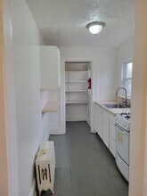 21 New Walnut St, Unit Apt #4 (2nd Floor - Right - 2 bedrooms) in North Plainfield, NJ - Building Photo - Building Photo