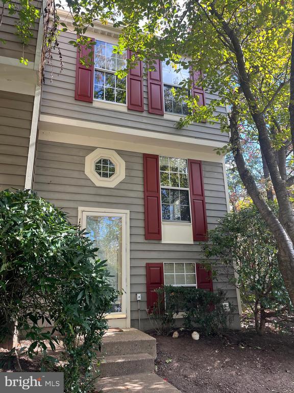 property at 1545 Woodcrest Dr