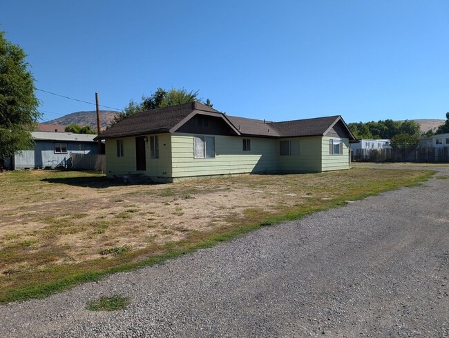 property at 2143 Hope St