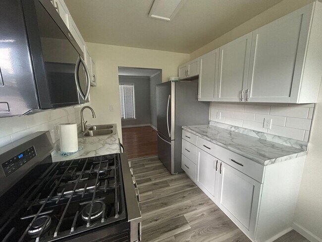 1336 E Goulson Ave in Hazel Park, MI - Building Photo - Building Photo