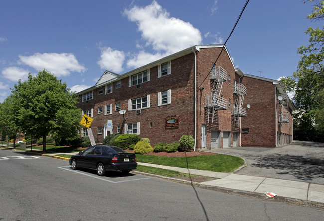 Brookside Apartments in Bloomfield, NJ - Building Photo - Building Photo