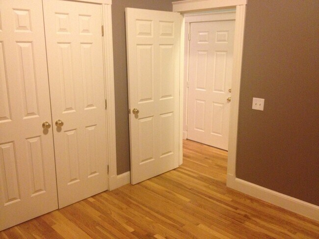 291 Dorchester St, Unit 1 in Boston, MA - Building Photo - Building Photo
