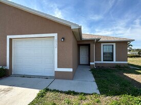 1134 SE 9th Ct in Cape Coral, FL - Building Photo