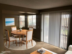 17600 E Loyola Dr in Aurora, CO - Building Photo - Building Photo