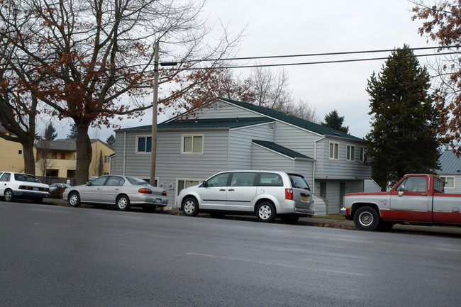 Carlton Court in Portland, OR - Foto de edificio - Building Photo