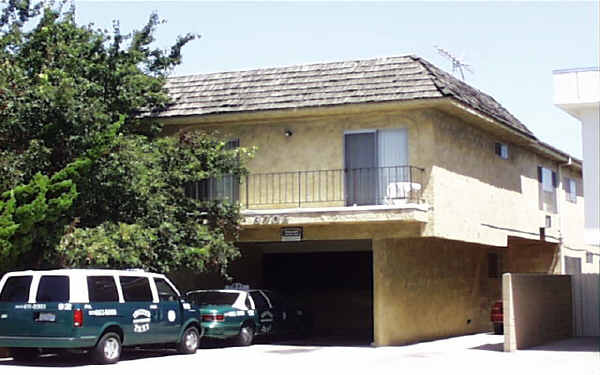 3706 Mentone Ave in Los Angeles, CA - Building Photo - Building Photo