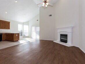 3804 Wellsburg Way in Fort Worth, TX - Foto de edificio - Building Photo