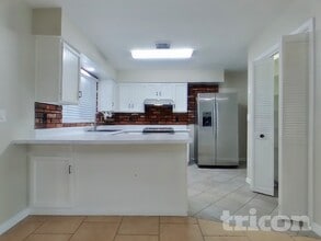 2108 W Hermosa Dr in Tempe, AZ - Foto de edificio - Building Photo