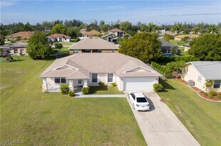 2700 SW 15th Ave in Cape Coral, FL - Building Photo