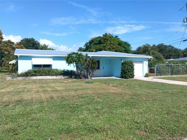 1650 NE Media Ave in Jensen Beach, FL - Building Photo - Building Photo