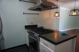 2075 Avenida Vista Del Monte #1 in Simi Valley, CA - Building Photo - Building Photo