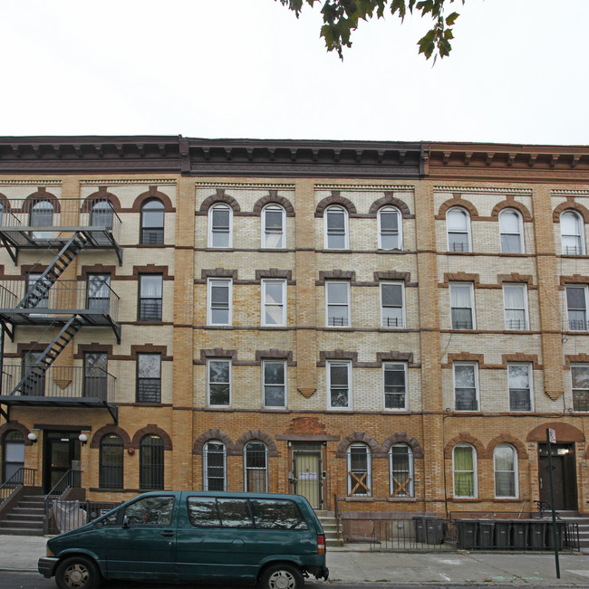 792 Madison St in Brooklyn, NY - Building Photo - Building Photo