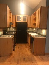 304 Iron Ridge Loop, Unit #2 in Asheville, NC - Foto de edificio - Building Photo