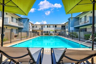 Sunset Square Apartments in West Covina, CA - Building Photo