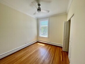 7027 N Damen Ave in Chicago, IL - Building Photo - Building Photo
