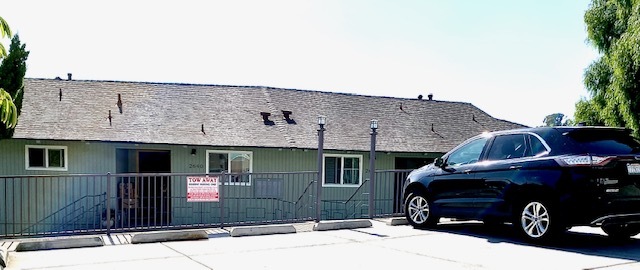 Curlew Apartments in San Diego, CA - Foto de edificio - Building Photo