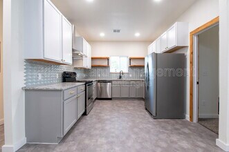 2875 N Oliver Ave in Wichita, KS - Building Photo - Building Photo