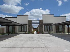 202 Fig Dr, Unit #1 in Edinburg, TX - Building Photo