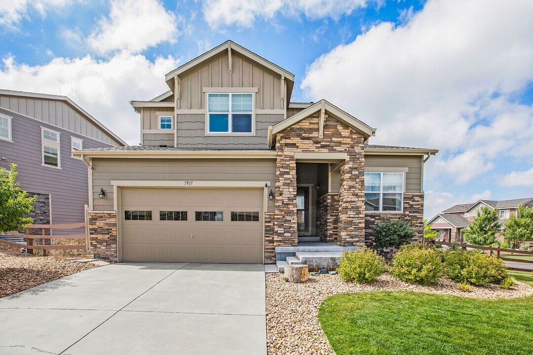 7917 S Grand Baker Way in Aurora, CO - Building Photo