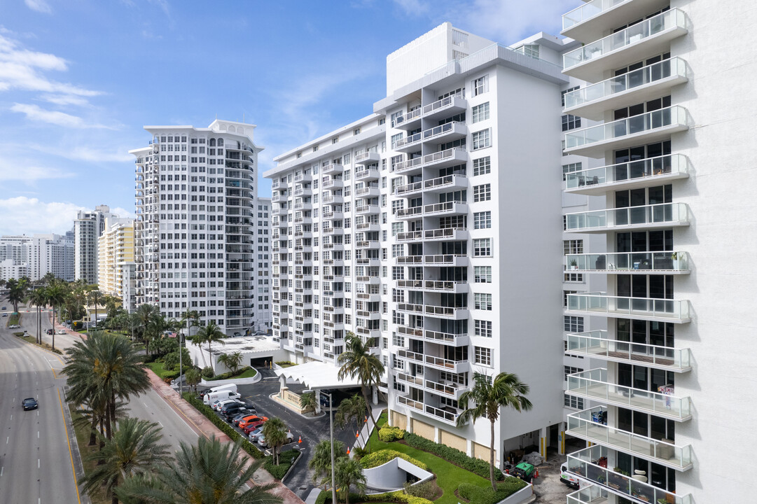 Seacoast 5700 in Miami Beach, FL - Building Photo