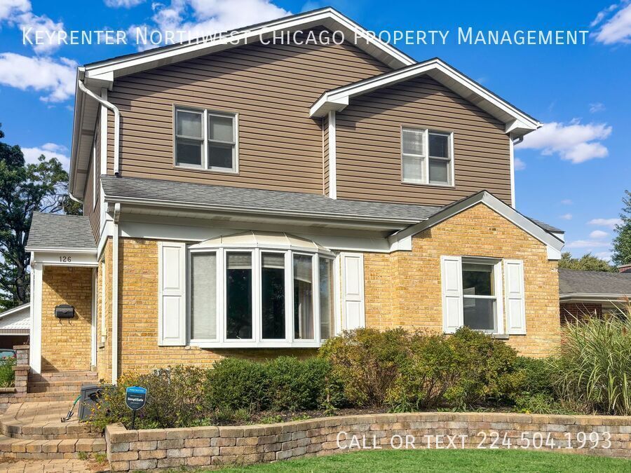 126 N Ashland Ave in Palatine, IL - Building Photo