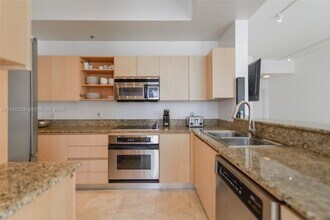 145 Jefferson Ave in Miami Beach, FL - Building Photo - Building Photo