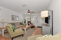 1137 N Moonmist Ct in Siesta Key, FL - Foto de edificio - Building Photo