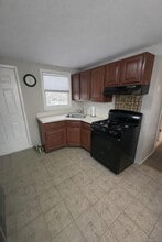 308 Kansas St in Lindenhurst, NY - Building Photo - Building Photo