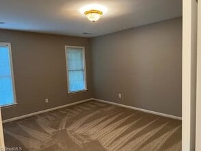 7536 Riverside Ct in Clemmons, NC - Building Photo - Building Photo