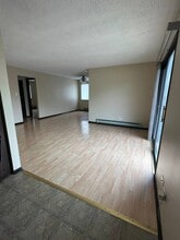 5160 Thomas Dr in Richton Park, IL - Building Photo - Building Photo