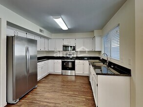 4229 N Ranier in Mesa, AZ - Foto de edificio - Building Photo