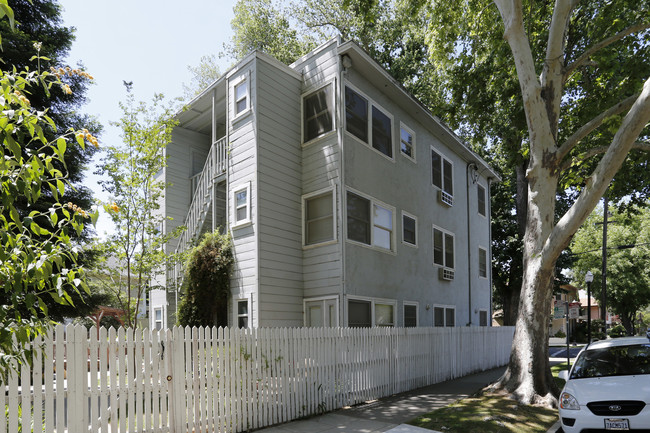 901 26th St in Sacramento, CA - Building Photo - Building Photo