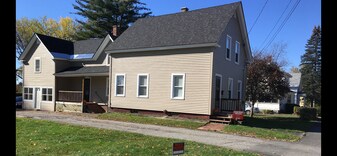347 Pearl St, Unit 1 in Keene, NH - Building Photo