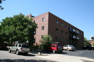 Silverbrook Apartments in Denver, CO - Building Photo
