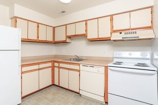 Glenview Gardens Apartments in Port Huron, MI - Building Photo