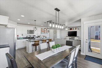 4928 W Yellow Topaz Dr in Herriman, UT - Building Photo - Building Photo