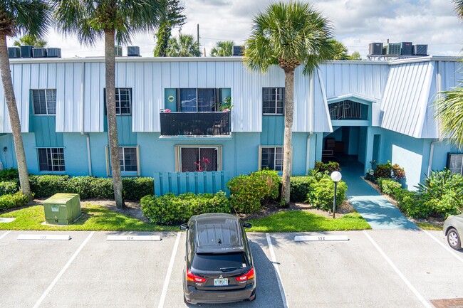 property at 950 S Kanner Hwy