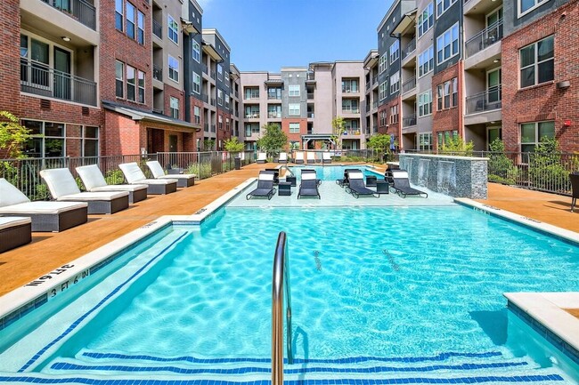 Flats at Frankford Station in Carrollton, TX - Building Photo - Building Photo