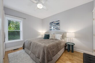 3805 N Ravenswood Ave, Unit 1 in Chicago, IL - Building Photo - Building Photo