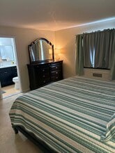 2415 East Ave, Unit 4 in Rochester, NY - Foto de edificio - Building Photo