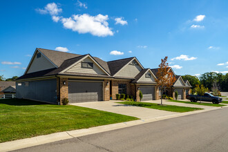 Encore at Deerhill Villas in Clarkston, MI - Foto de edificio - Building Photo