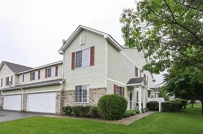 1866 Pintail Ave in Shakopee, MN - Foto de edificio